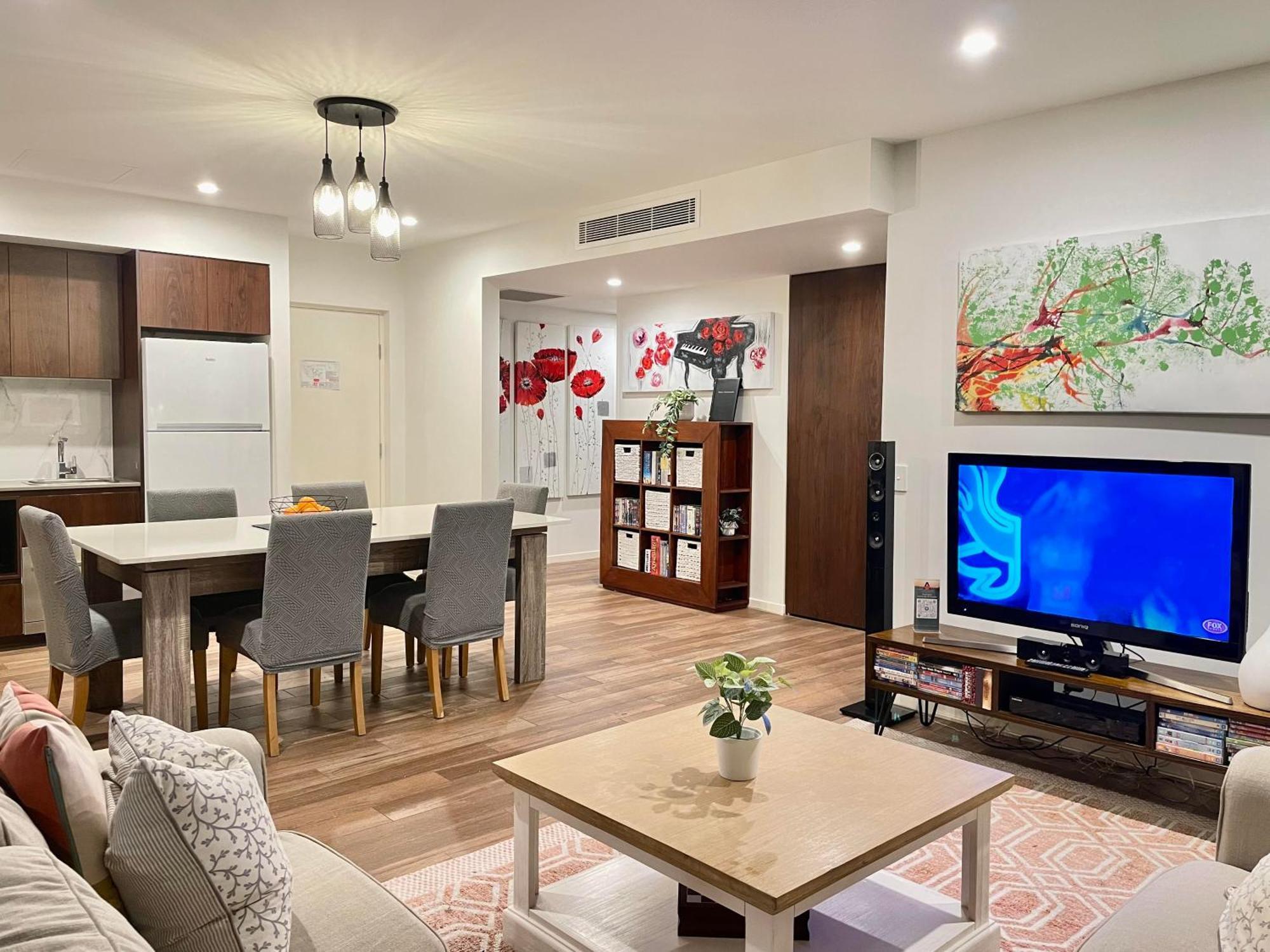 Altitude On Montville Habitación foto A typical apartment at The Residence